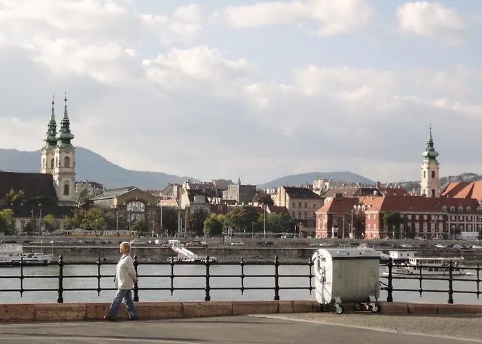 Garibaldi 5 & * Budapest