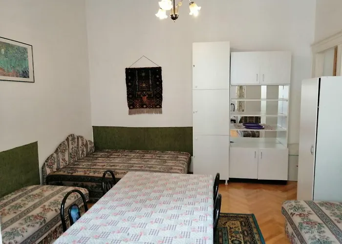 Lägenhet Garibaldi 5 & Budapest