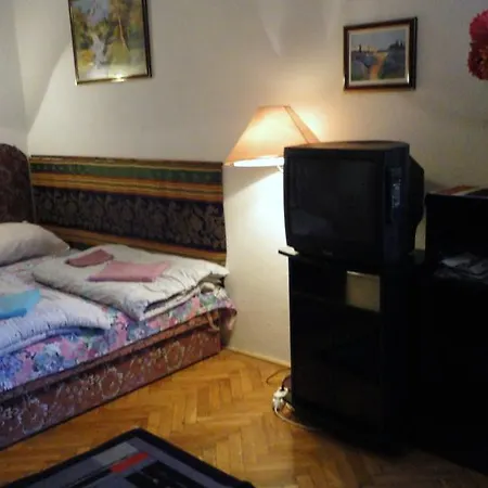 Garibaldi 5 & Apartment Budapest