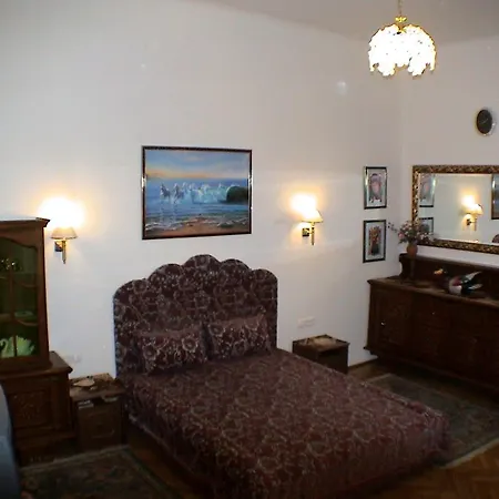 Garibaldi 5 & Apartment Budapest