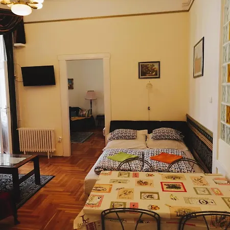 Garibaldi 5 & Apartment *