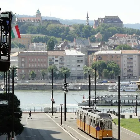 Apartment Garibaldi 5 & Budapest