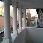Garibaldi 5 & Apartman *