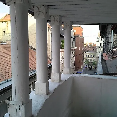 加里波第街5号公寓 公寓 *