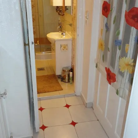 Garibaldi 5 & * Βουδαπέστη