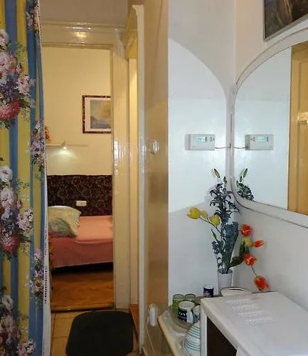 Garibaldi 5 & Budapest