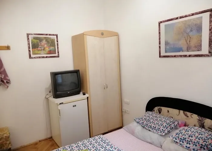 Garibaldi 5 & * Budapest