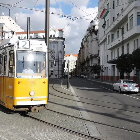 Lejlighed Garibaldi 5 & Budapest