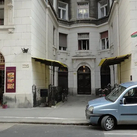Garibaldi 5 & Apartment
