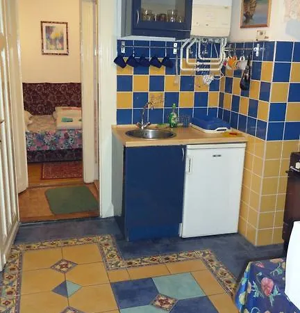 Apartment Garibaldi 5 & Budapest