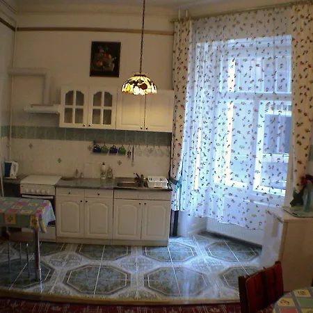 Apartment Garibaldi 5 & Budapest