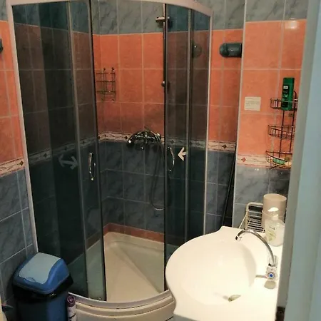 Garibaldi 5 & *