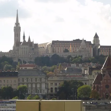 Garibaldi 5 & Budapest