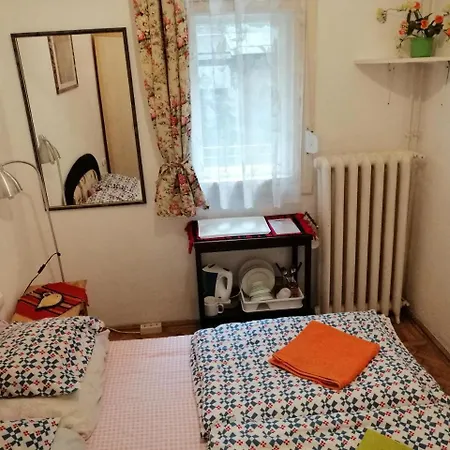 Garibaldi 5 & * Budapest