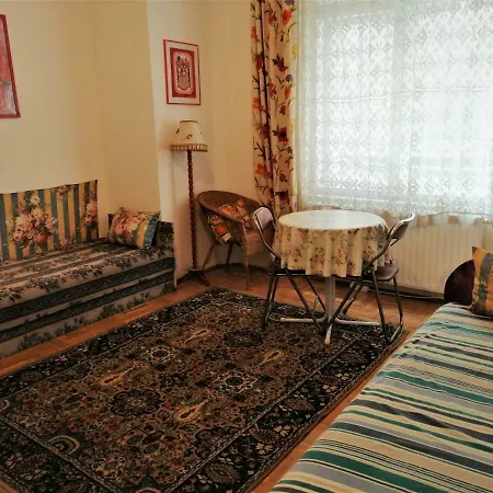 Garibaldi 5 & Budapest